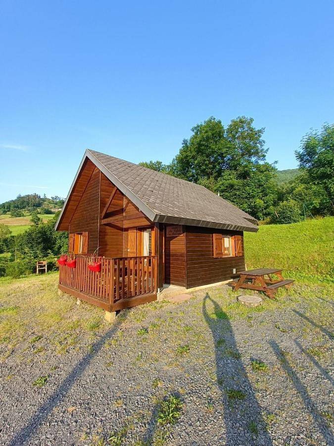 Gîte pour 6 personnes, avec terrasse et vue à Thiézac - 2