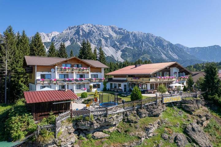 Hotel für 4 Personen, mit Ausblick und Garten sowie Pool und Sauna