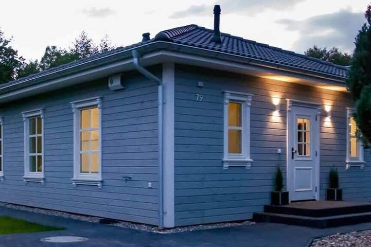 Bungalow für 4 Personen, mit Garten und Balkon in Ribnitz-Damgarten