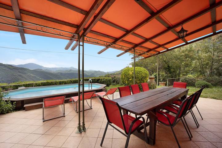 Villa La Casa di Giacomo" avec piscine privée, jardin et Wi-Fi in Pigna  (Ligurie), Alpes liguriennes