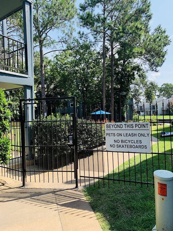 Ganze Wohnung, Waterfront - Wunderschön dekoriert mit 2 Schlafzimmern / 2 Bädern - für 7 Personen in Lake Conroe