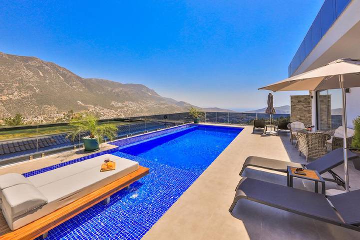 Maison de vacances pour 4 personnes, avec jacuzzi ainsi que jardin et terrasse à Kalkan
