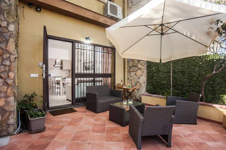Ferienhaus "Marisol" nahe dem Strand mit Wlan, Klimaanlage, Terrassen & Garten in Santa Margherita di Pula, Pula und Umgebung