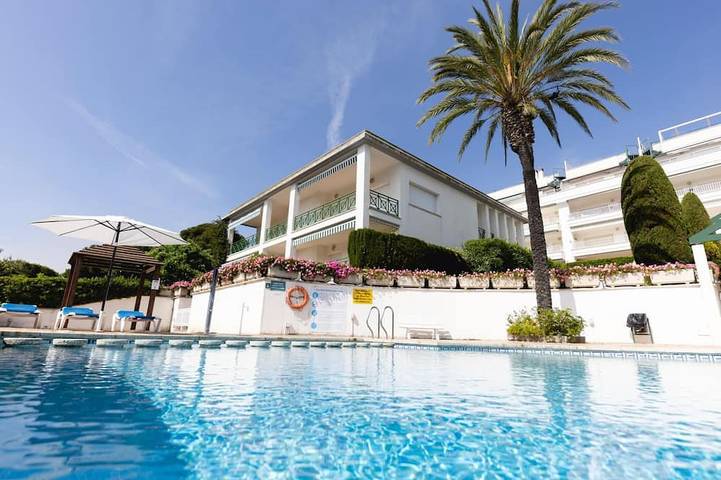 Ferienwohnung für 6 Personen, mit Balkon und Pool - 1
