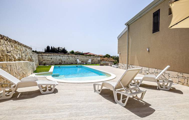 Location de vacances pour 5 personnes, avec jacuzzi ainsi que terrasse et piscine à Ragusa - 2