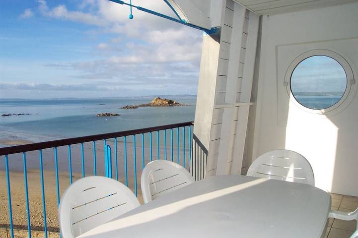 Appartement de vacances pour 6 personnes, avec balcon ainsi que piscine et jardin à Douarnenez