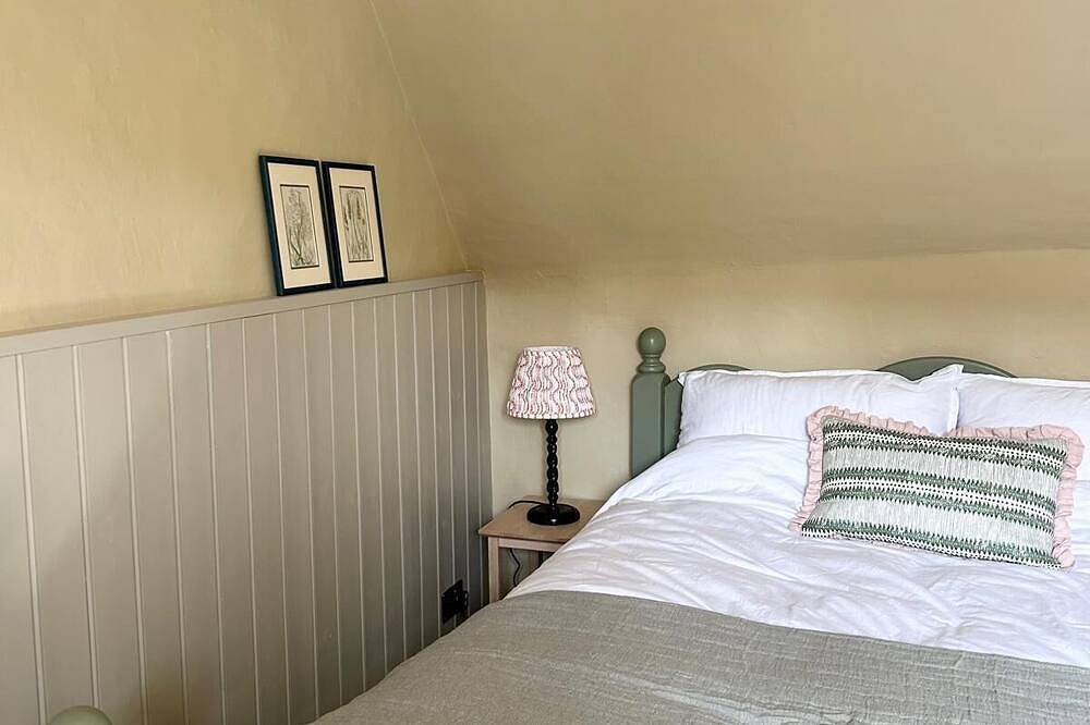 Character Main Street Cottage in Beautiful Town of Southwell in Sherwood Forest, Nottinghamshire