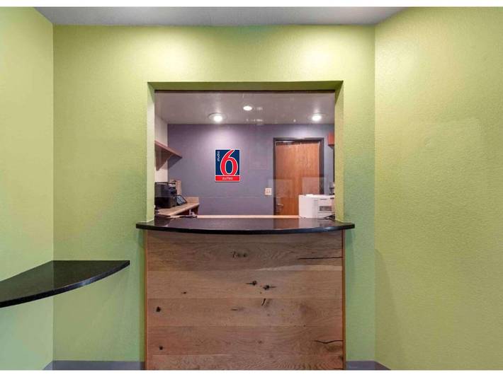 Entire apartment, Relaxing Studio 6 Pelham|1 Full Bed, Nsmk|Kitchen in Alabama