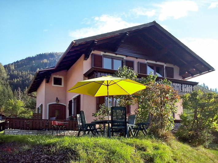Ferienhaus für 8 Personen, mit Balkon und Terrasse sowie Garten