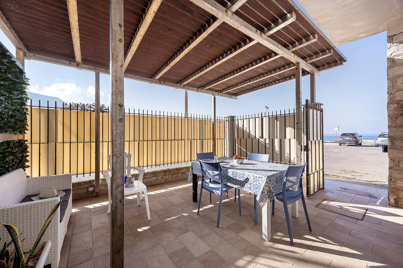 Appartamento intero, Appartamento 'Lido Azzurro Sea Mare' con Vista Mare, Wi-Fi e Aria Condizionata in Villagrazia di Carini, Carini