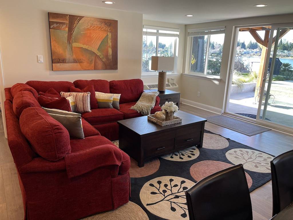 Ganze Wohnung, Elite Homes Water front Suit in SeaTac, King County