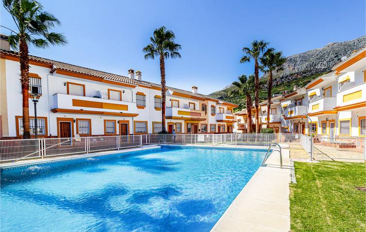 Geräumige Wohnung mit Terrasse, Pool und Internet in Benaoján, Serranía de Ronda