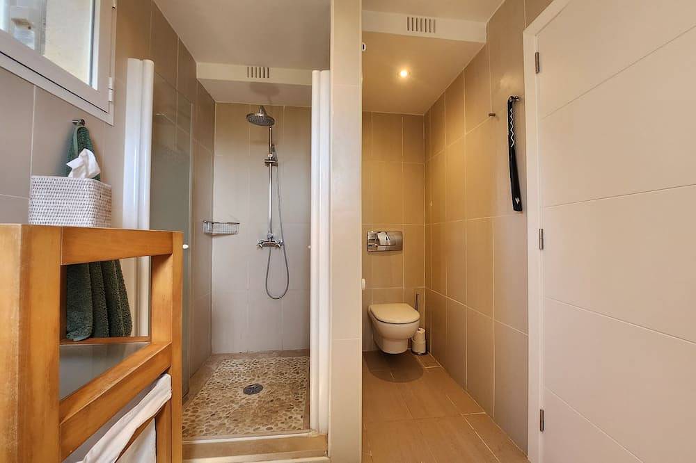 Ganze Wohnung, Formentor Stud, direkter Zugang zum Meer, Schwimmbad, Parkplatz, Panoramablick, Klimaanlage, Wi-Fi in Formentor, Pollença