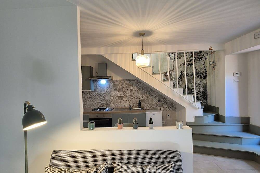 Appartamento intero, Clorophilla Guest House, un rifugio immerso nel verde in pieno centro storico in L'Aquila, Gran Sasso