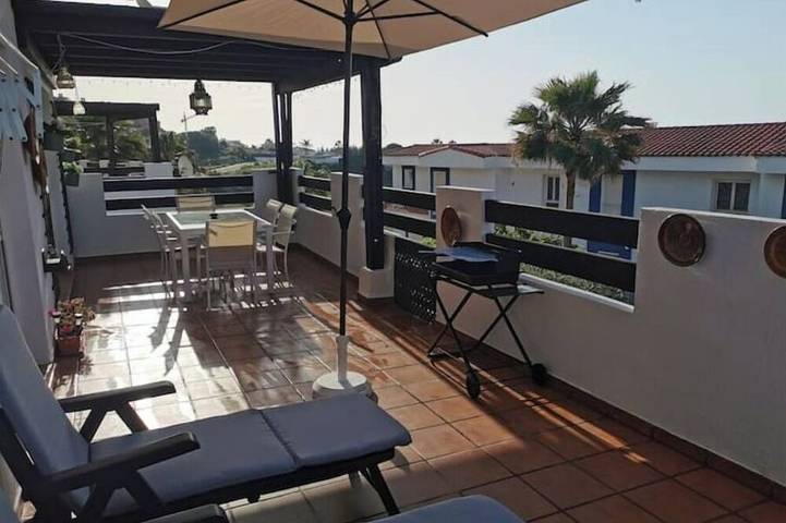 Ferienhaus für 6 Personen, mit Whirlpool und Terrasse sowie Pool