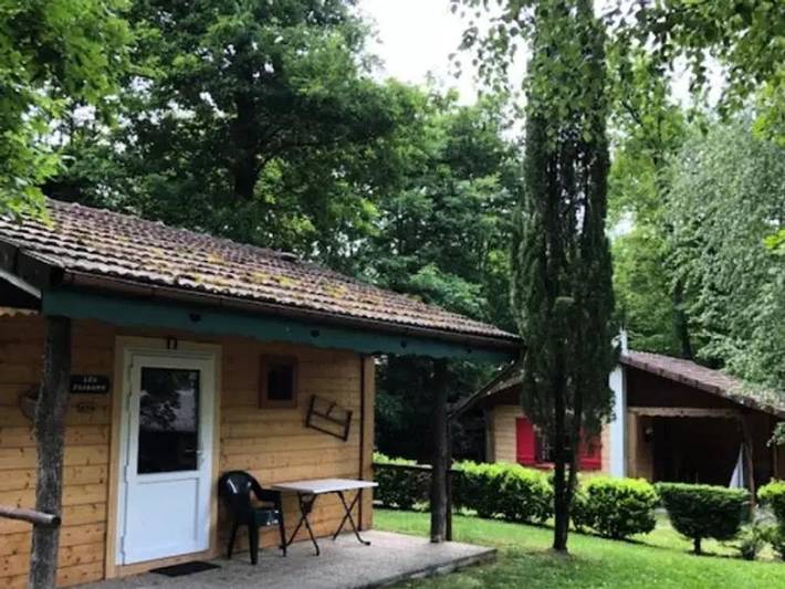 Camping Relais du Léman Pausado - Chalet 4 personnes - Chalet Cosy Small 3 Pièces 4 Personnes + Tv in Messery, Région de Thonon-les-Bains