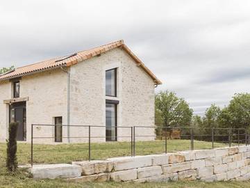 Gîte pour 6 personnes, avec terrasse et jardin à Sorges