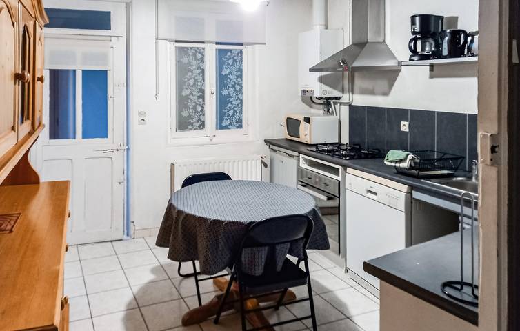 Apartamento en el centro de la ciudad con WiFi y aparcamiento in Auxi-le-Château, Región de Arras