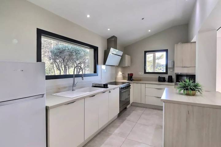 Location de vacances pour 10 personnes, avec jardin et piscine à Ventabren - 3