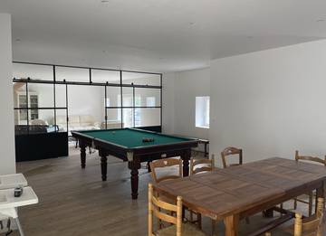 Gîte pour 8 personnes, avec terrasse à Le Héron