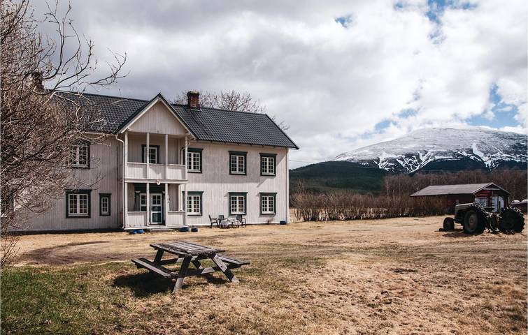 Ferienhaus für 9 Personen mit Garten in Tynset
