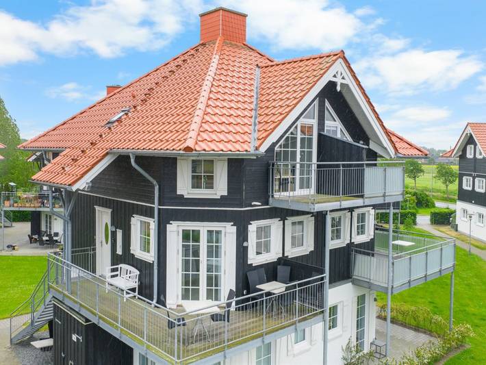 Ferielejlighed for 8 personer, med terrasse og sauna, husdyr tilladt i Bogense