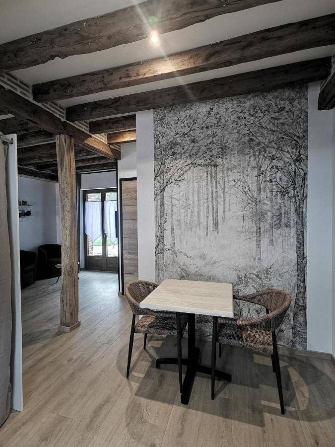 Location de vacances pour 2 personnes, avec Terrasse et Jardin ainsi que Piscine et Vue à Marcilly-en-Gault - 3