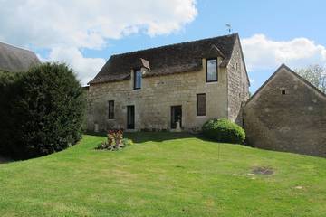 Gîte pour 4 personnes, avec piscine ainsi que jardin et terrasse à Abilly