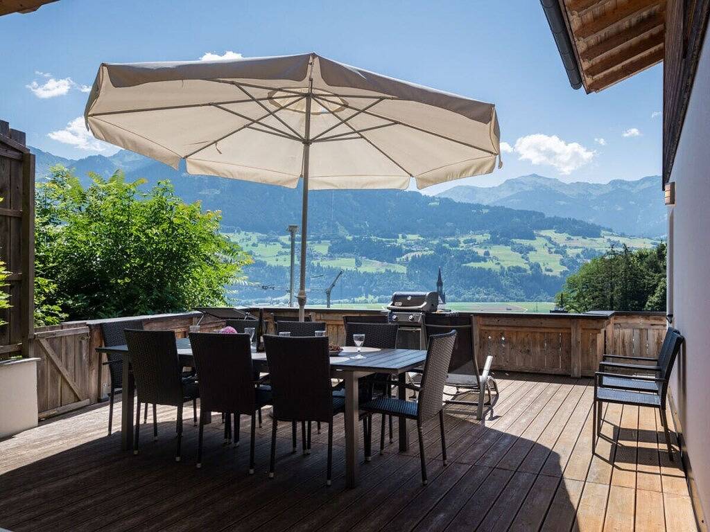Huisje in Vomp met zwembad in Vomp, Bezirk Schwaz