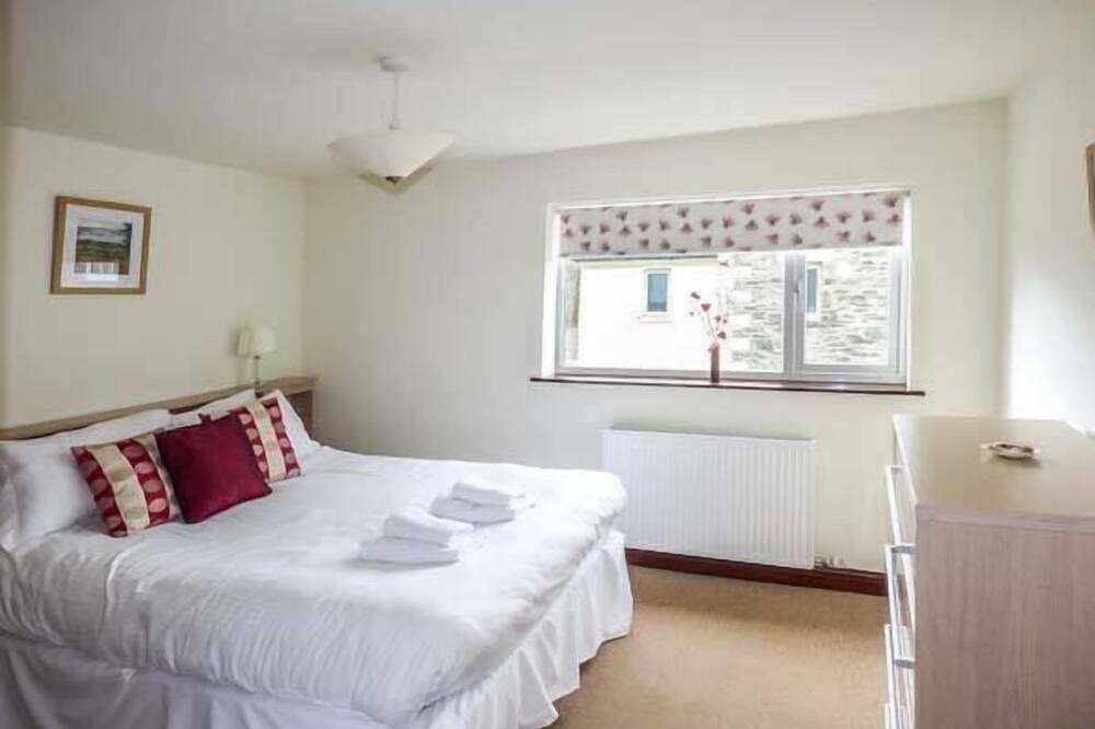 Entire apartment, Kingfisher Barn, pet friendly in Staveley in Staveley, Lake District