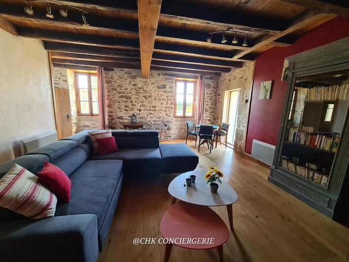 Location de vacances pour 10 personnes, avec terrasse et vue à Saint-Amand-sur-Sèvre - 2