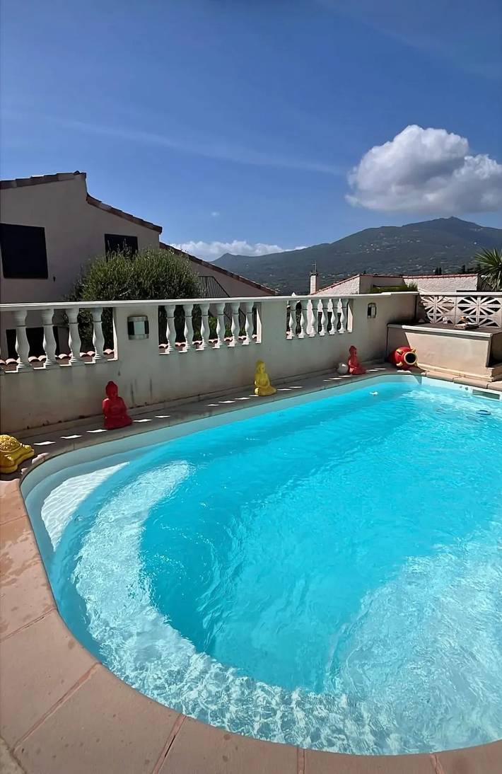 Appartement de vacances pour 4 personnes, avec piscine ainsi que jardin et terrasse à Propriano
