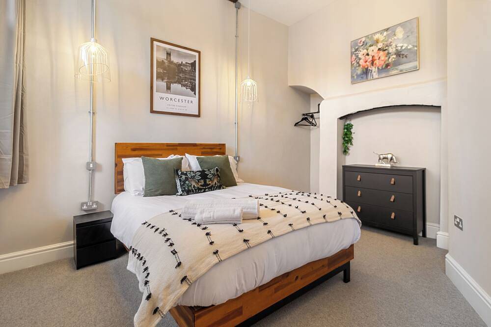 Entire apartment, Whiskawaystays Shaw Mews Apartment 3 in Worcester, Worcestershire
