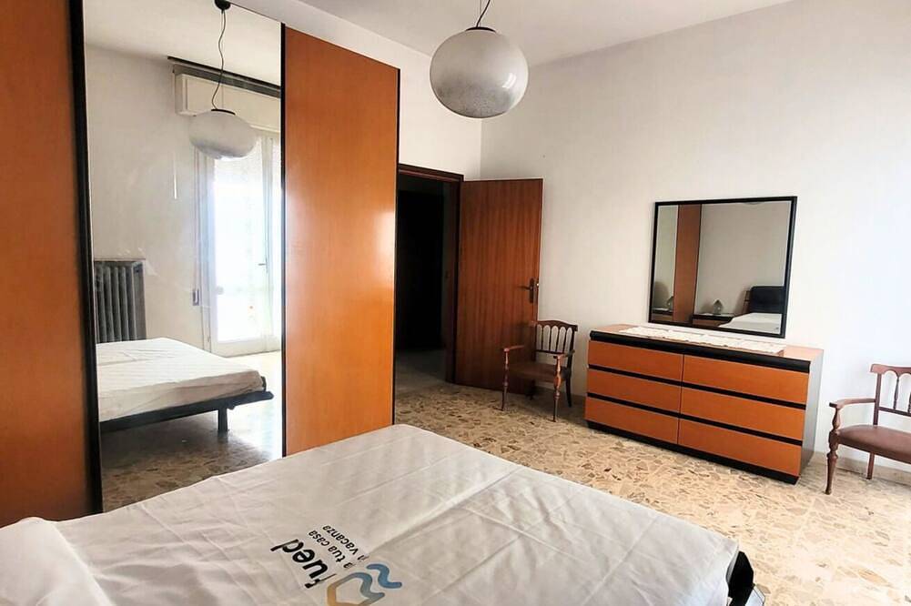 Entire apartment, Cesenatico, Spacious Two-Bedroom Apartment with Private Parking Space in Gatteo A Mare, Forlì-Cesena Province