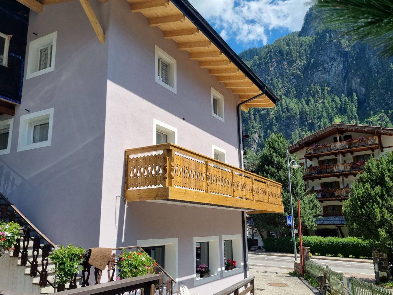 Geheel vakantieappartement, Vakantieappartement voor 6 personen met balkon in Campitello di Fassa, Dolomiti Superski