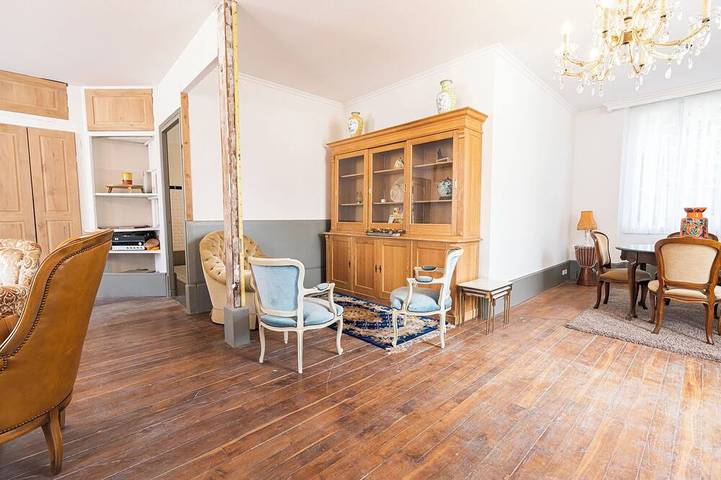 Maison de vacances unique, 15 pers, 7 ch/ 6 sdb, 5★, dans un charmant village in Aignay-le-Duc, Région de Montbard