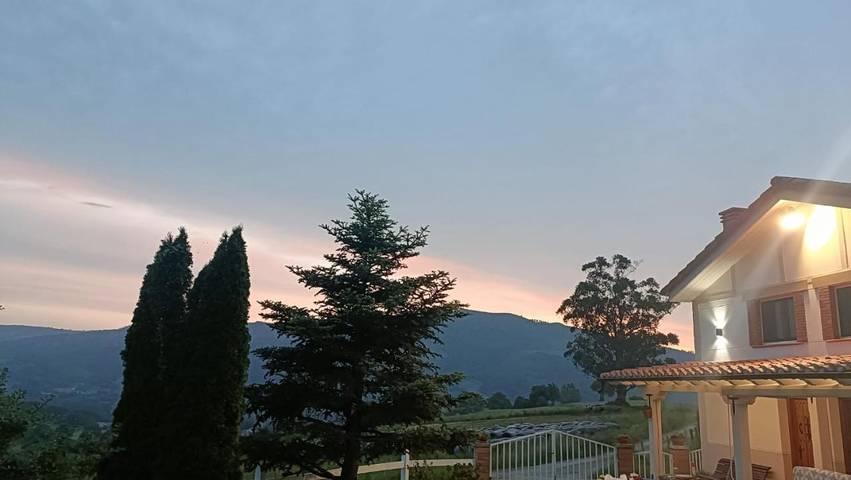 Casa rural para 10 personas, con terraza además de vistas y piscina en Valle del Pas - 2