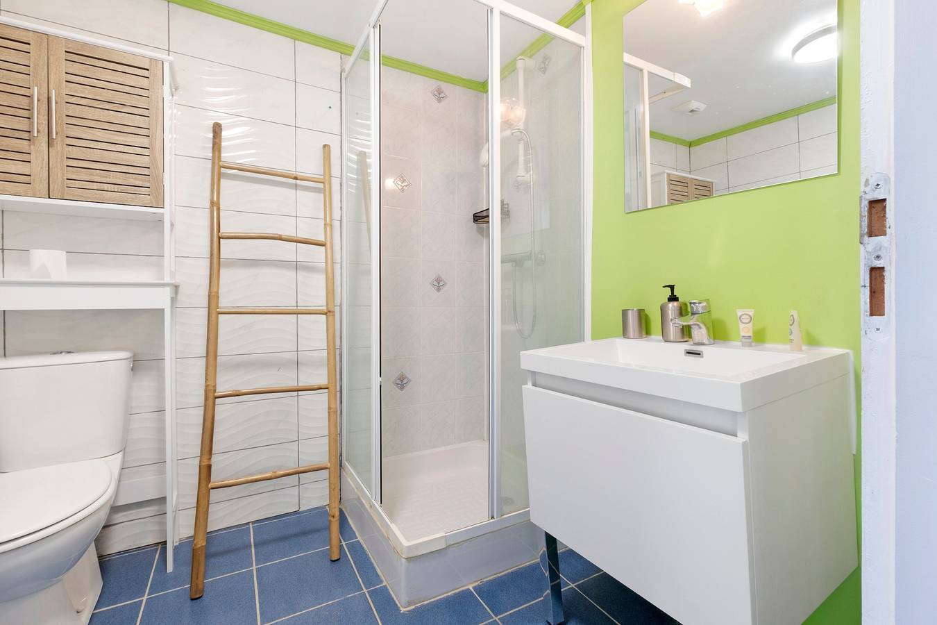 Appartement 'Le Repaire De Belette' met Privéterras, Gedeelde Tuin en Wi-Fi, foto 14