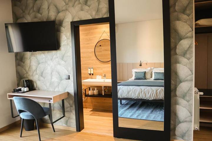 Hôtel, avec Balcon et Terrasse ainsi que Jardin et Piscine dans Alijó