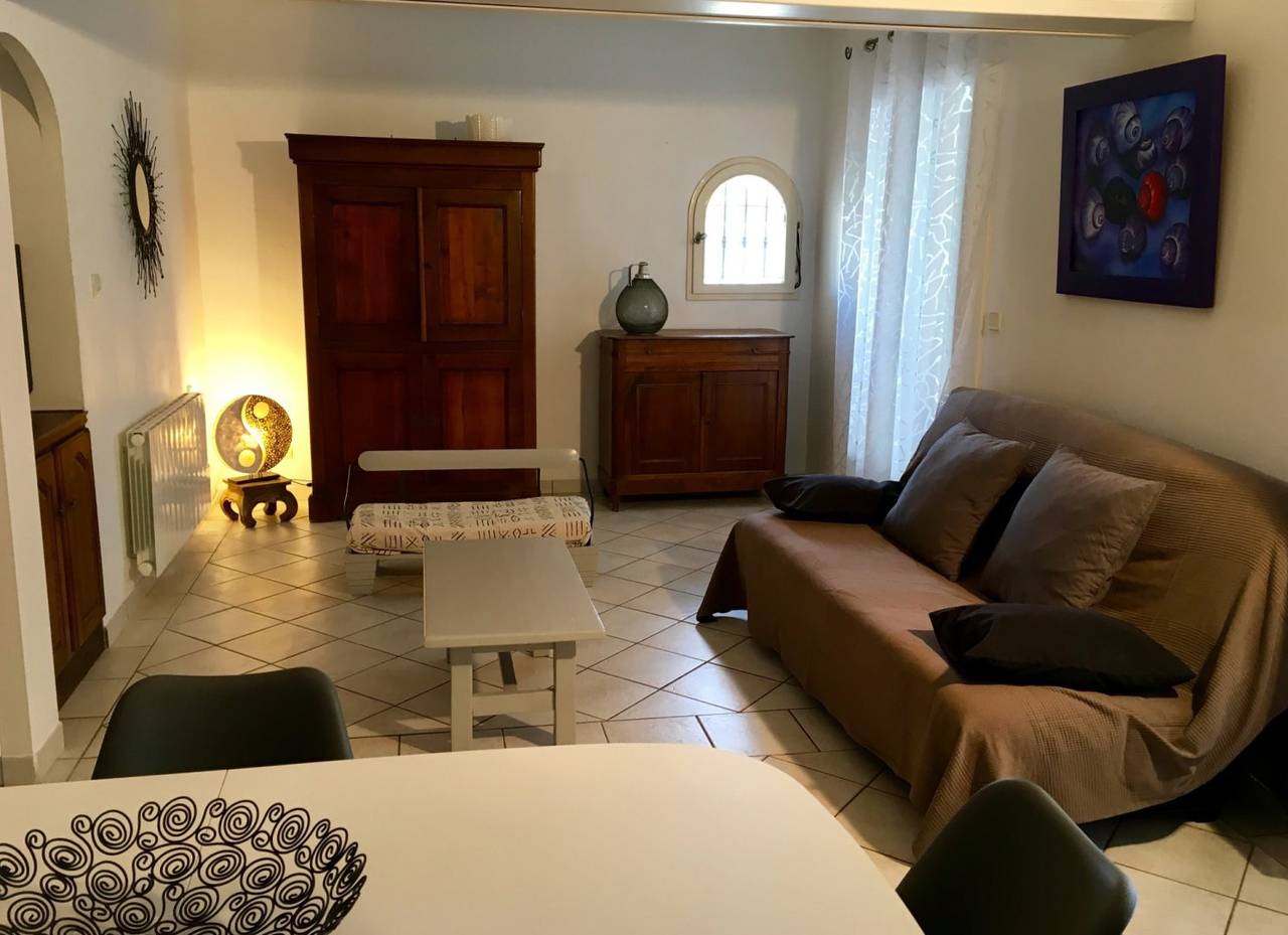 Appartement entier, T3 - dessous d’une villa, à louer à Sausset les Pins Côte Bleue in Sausset-les-Pins, Région d'Istres