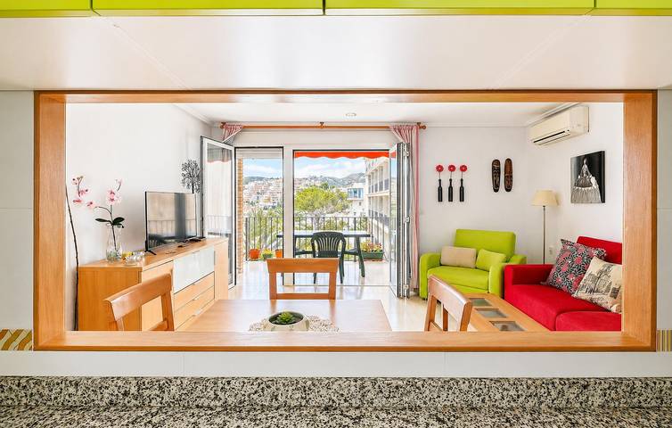 Ganze Ferienwohnung, Apartment mit Meerblick und Terrasse, 100 m vom Strand Playa de la Concha entfernt in Playa Morro de Gos, Oropesa del Mar