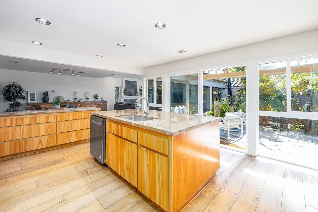 Carlsbad Zen - Large Pool in Carlsbad, San Diego County