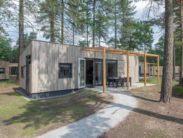 Ferienhaus für 6 Personen, mit Terrasse und Garten sowie Pool
