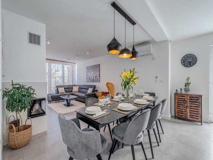 Villa pour 10 personnes, avec Balcon ainsi que Jardin et Piscine à Solin - 4