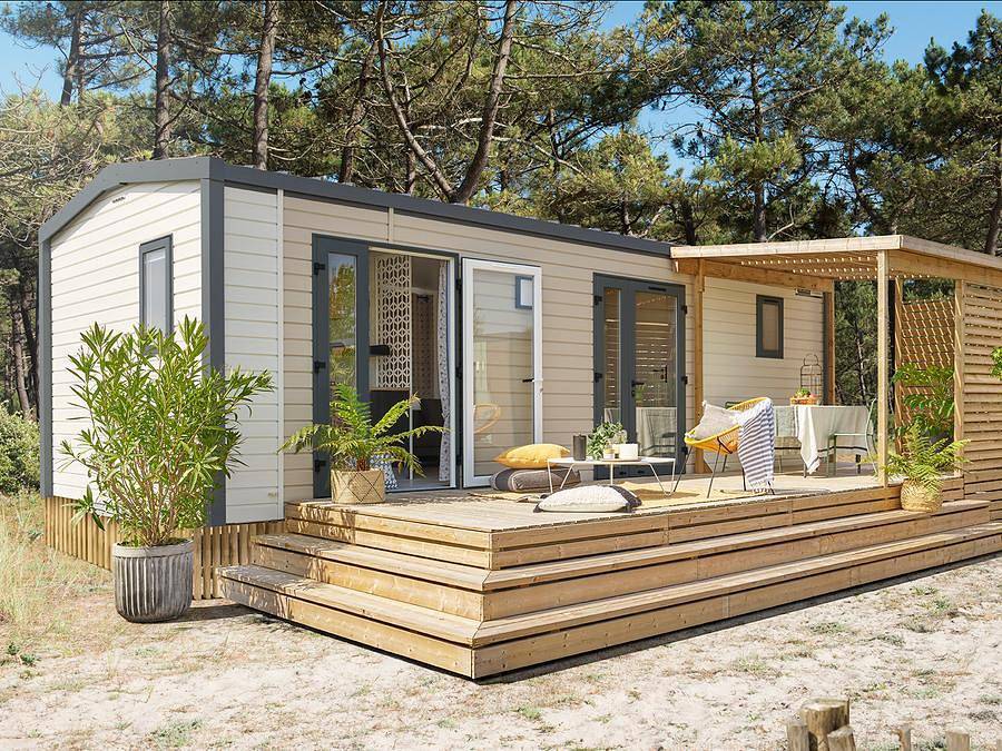 Camping La Dourbie - Mobilheim 4 personen - Mh Premium Grand Large Les Cévennes 30m² (2Sch-4Pers) + halbüberdachte Terrasse + Klimaanlage in Saint-Jean-du-Bruel, Parc naturel régional des Grands Causses