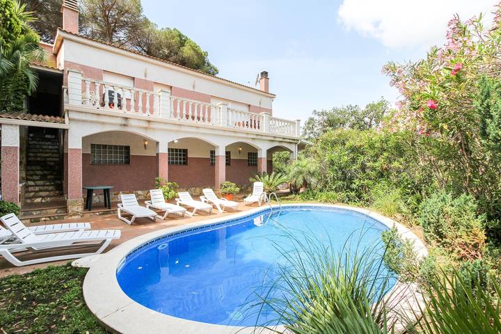 Chalet para 10 personas, con jardín y balcón - 1