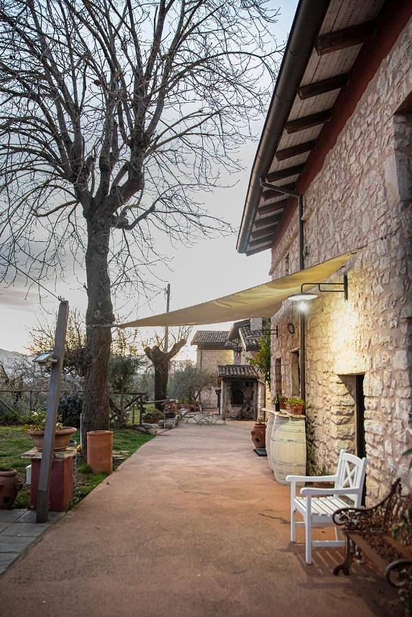 Agriturismo per 2 persone, con giardino e panorama nonché piscina, con animali domestici in Provincia di Frosinone
