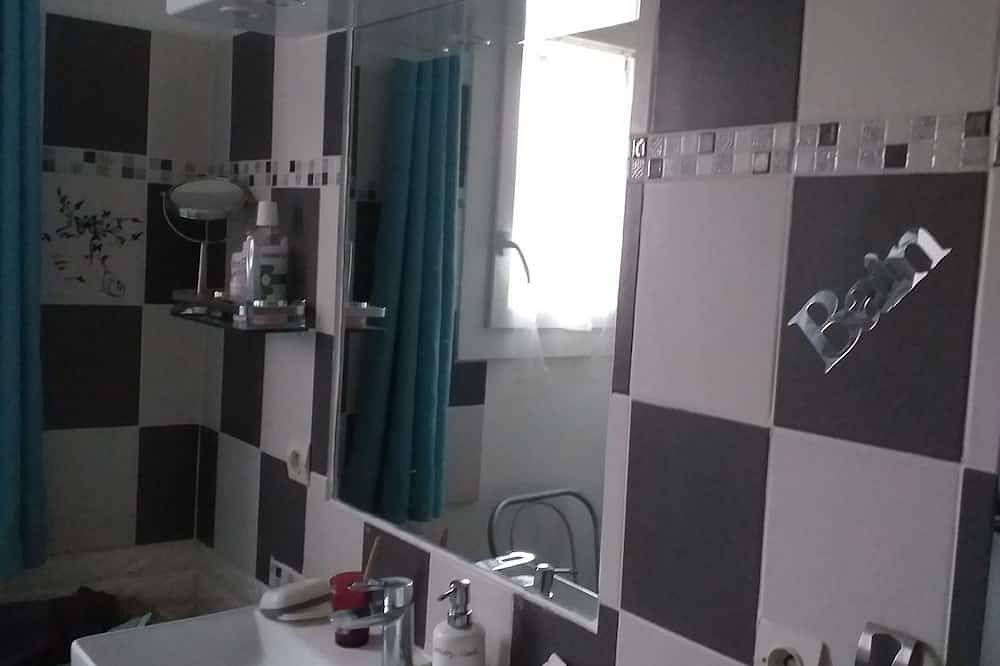 Chambre chez l'habitant. les propriétaires  habitent  la maison 🏠 in BOU, Vallée de la Loire