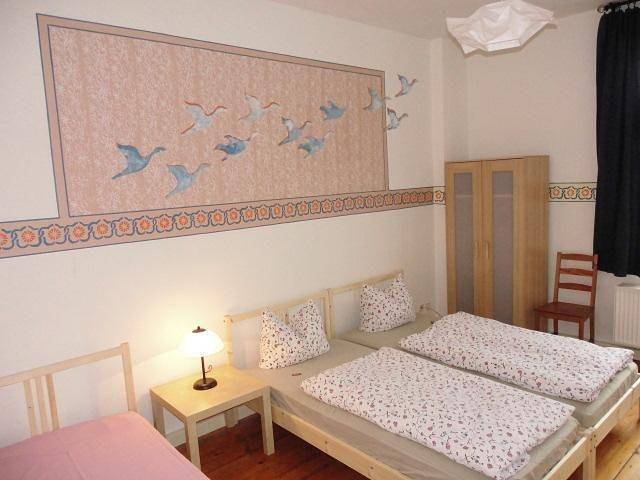 Ganze Ferienwohnung,  3R Fewo bis 9 Personen zentral T4 in Cotta, Dresden