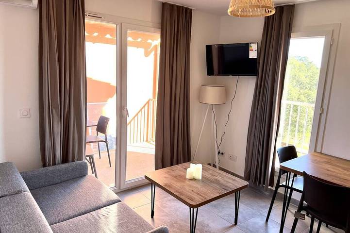 Ferienwohnung für 4 Personen, mit Pool und Garten - 1